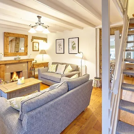 Host & - Willow Masham